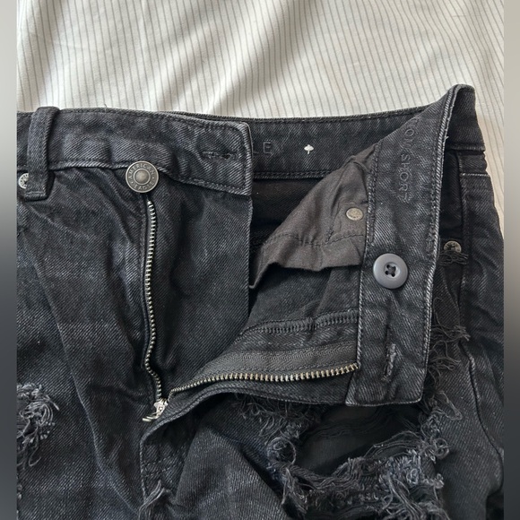 American Eagle High Waisted Black Mom Shorts - Picture 3 of 4